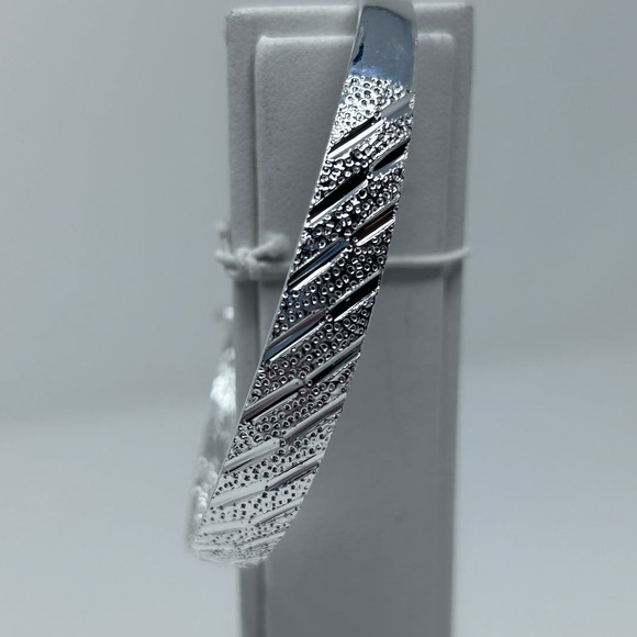Silver‎ Adjustable Bracelet 2 1/2" Round - Picture 1 of 4